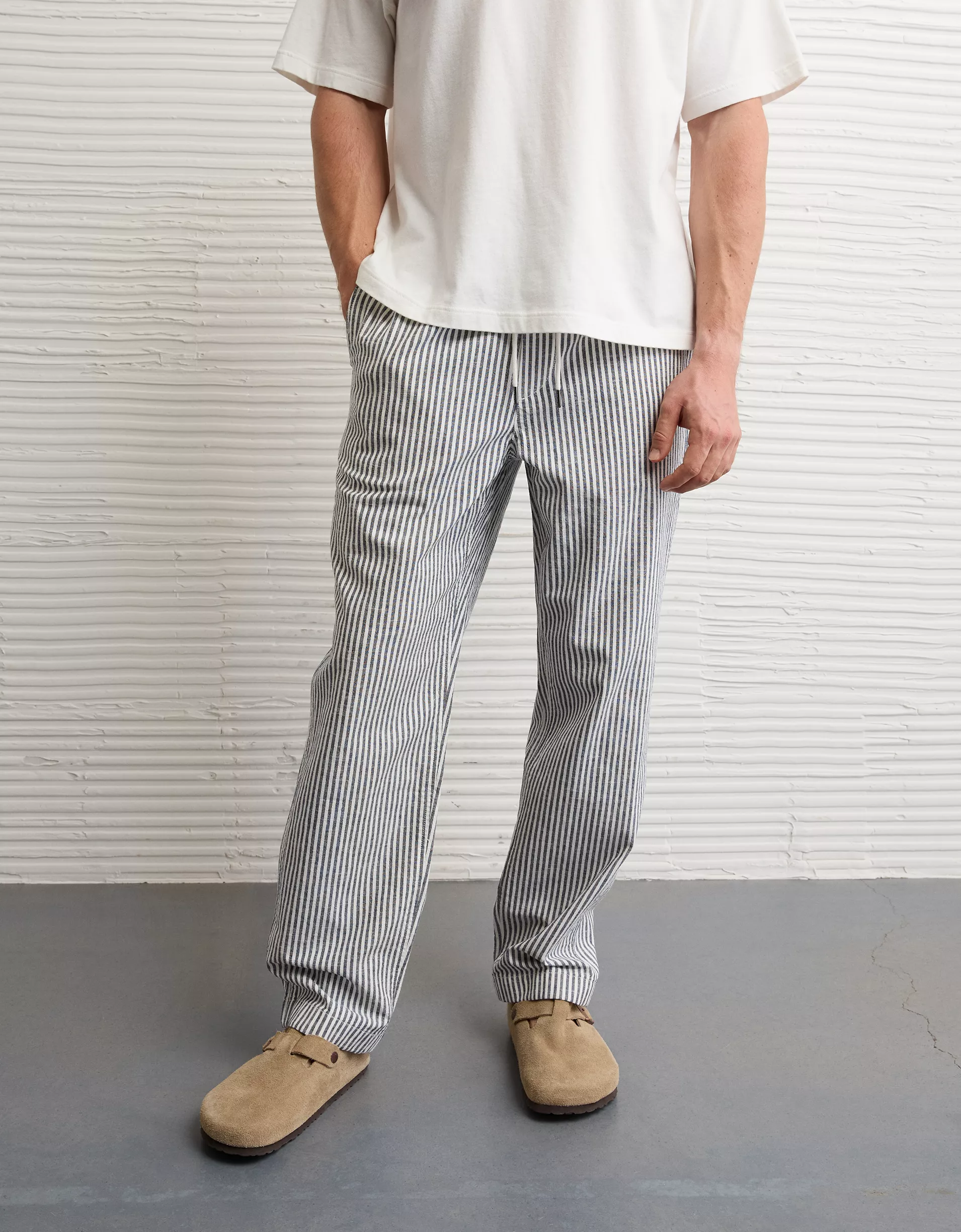 American Eagle Mens AE Pull-On Trekker Pants - Image 3