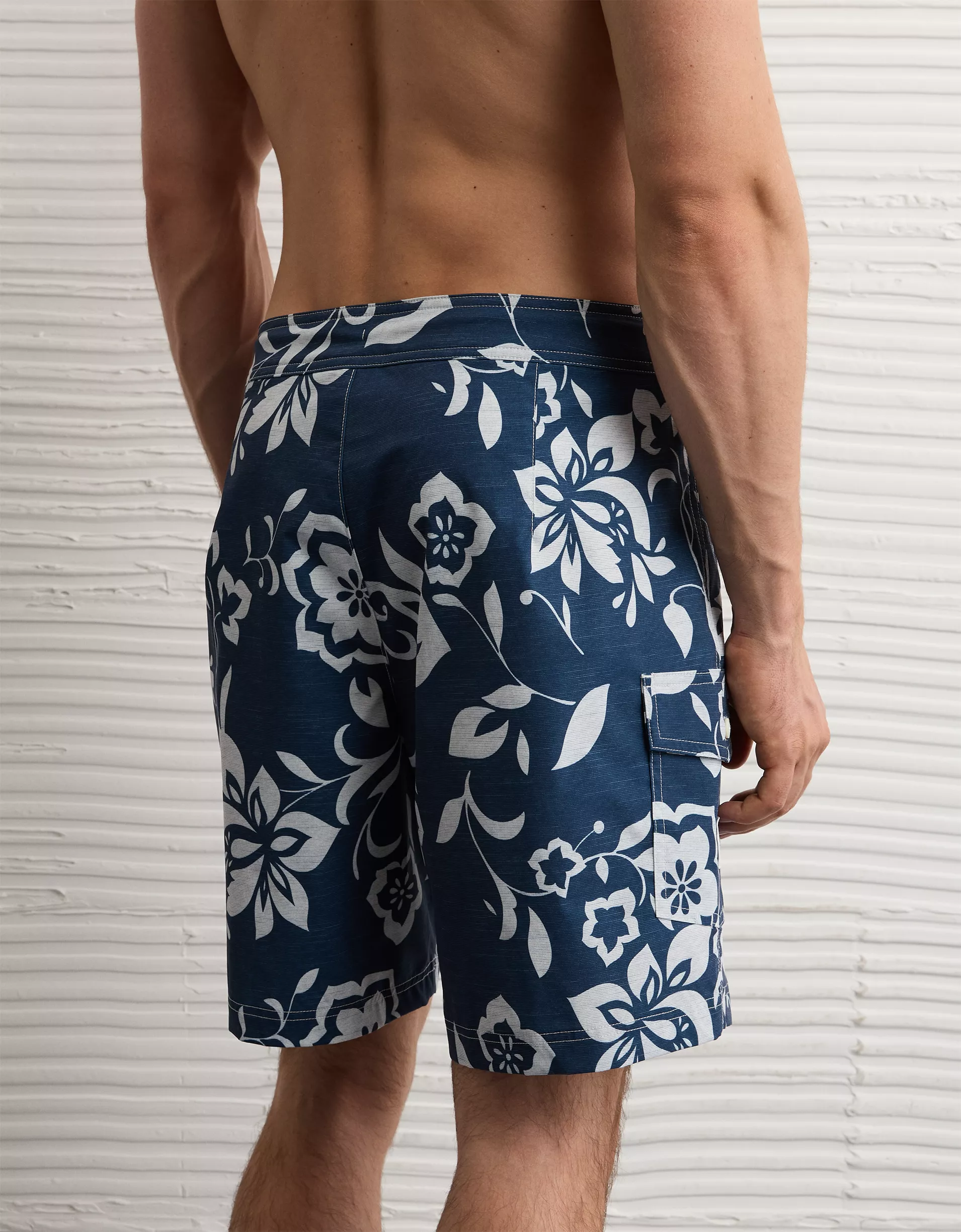 American Eagle Mens AE 8" Classic Boardshorts - Image 4