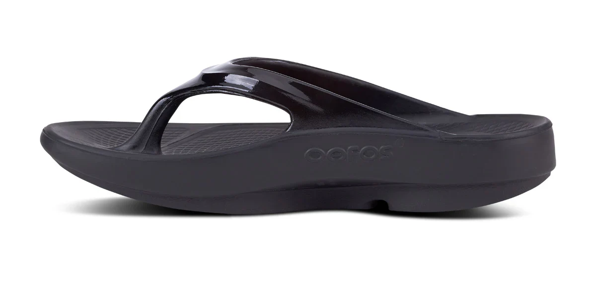 OOfos Womens OOlala Thong Sandals - Image 4