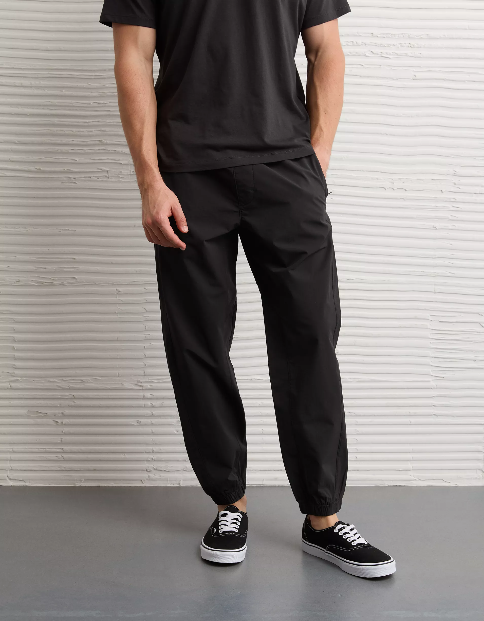 American Eagle Mens AE 24/7 Tech Jogger Pants - Image 3