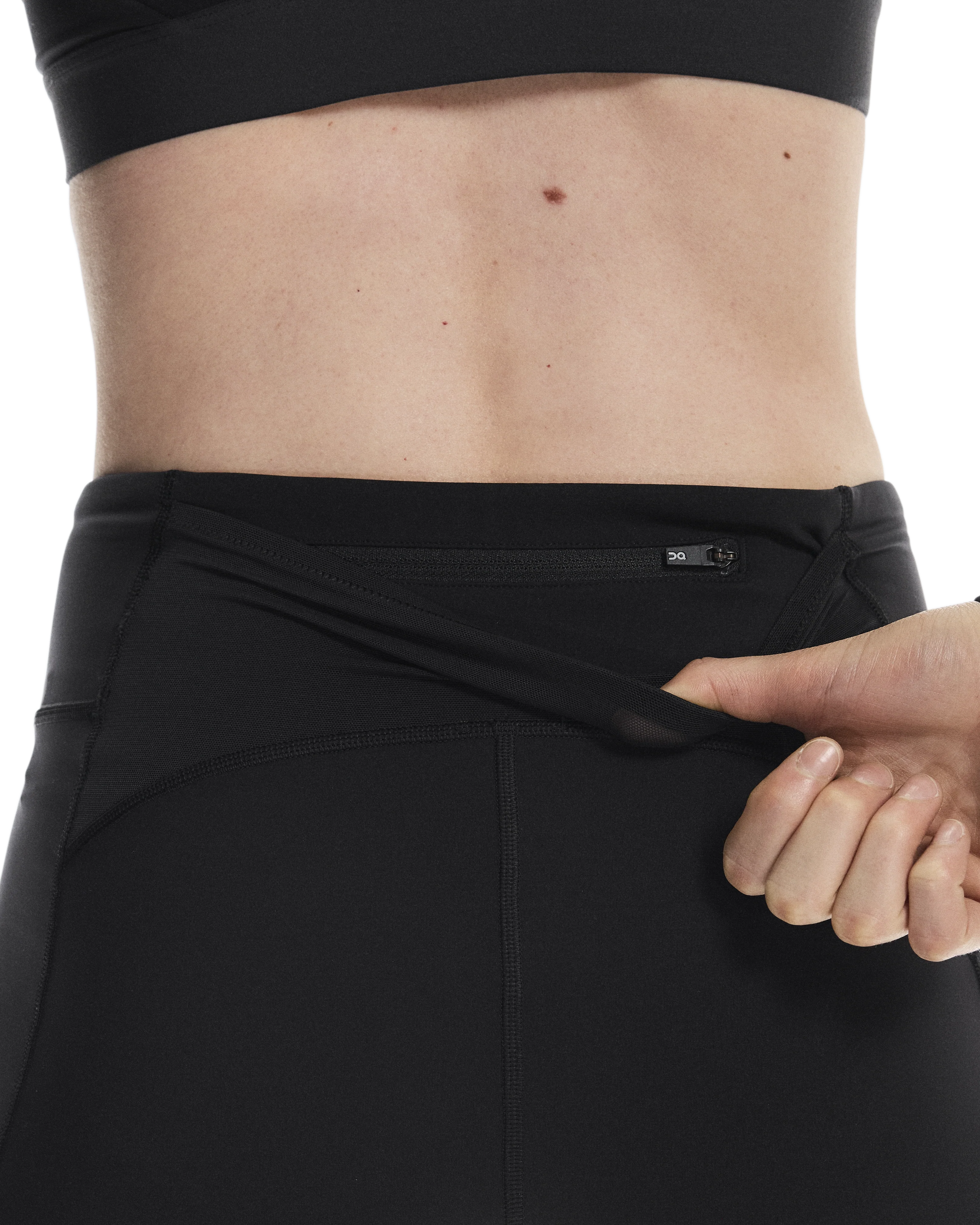 On Womens 3" Performance Tights - Image 5