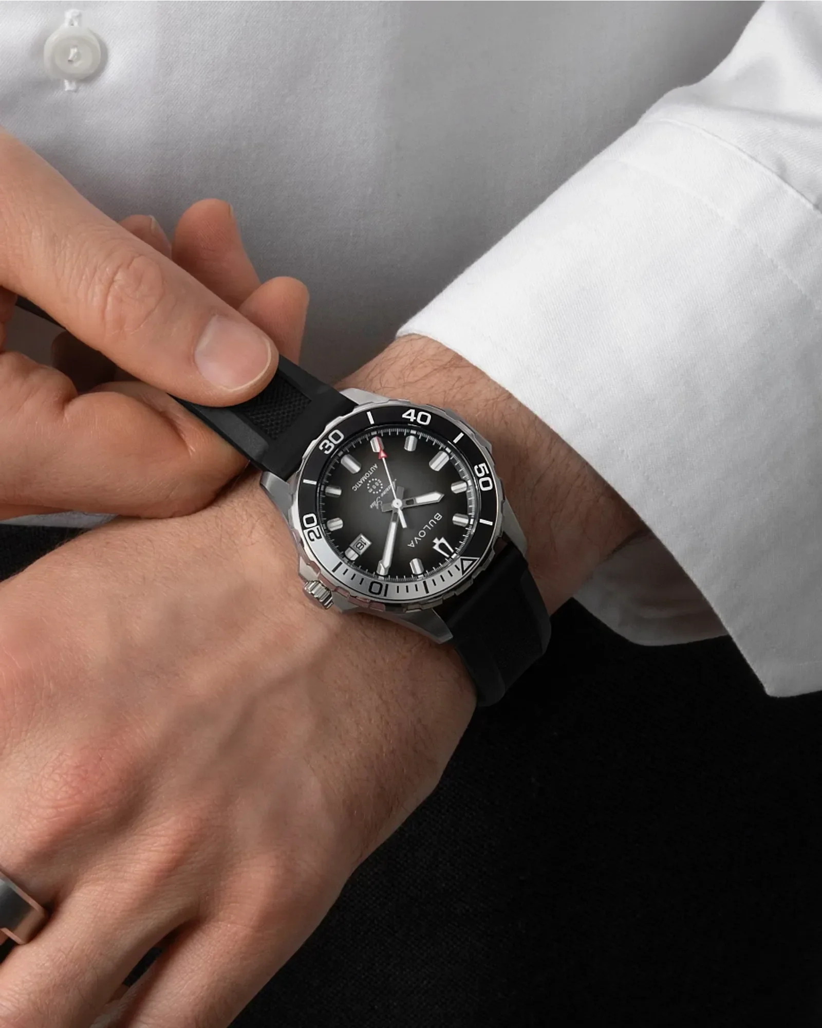 Bulova Mens Marine Star Series B Watch - Silver-Tone Stainless Steel Bracelet Rubber Strap - Image 5