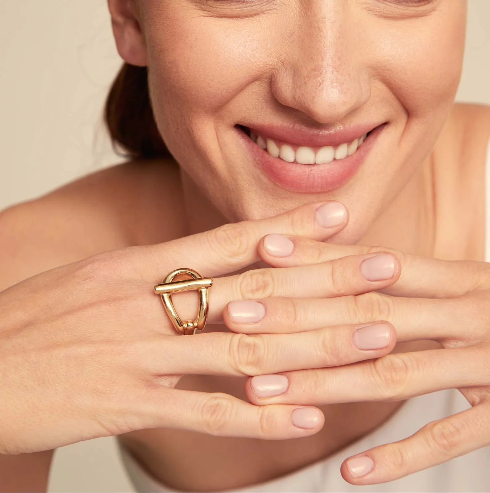 UNOde50 Youthful Gold-Plated Link Shaped Ring - Size 8.5 - Image 3