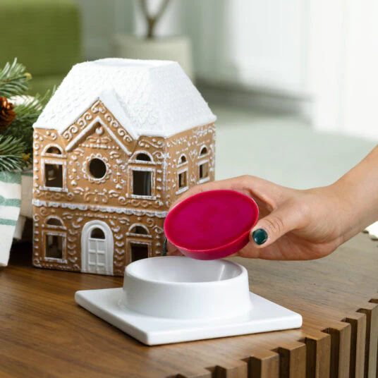 Candle Warmers Etc. Gingerbread House Canopy Fragrance Warmer - Image 6