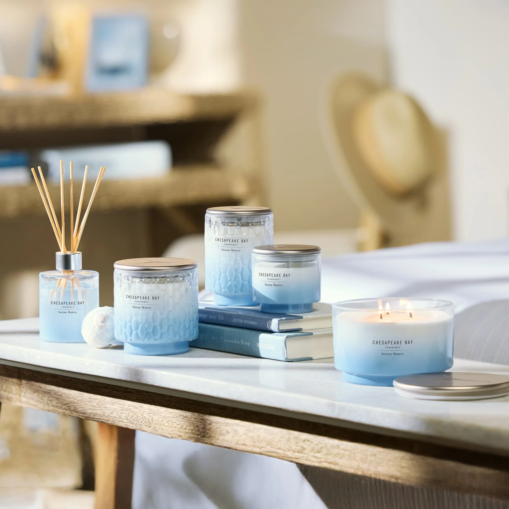 Chesapeake Bay Candle Medium Jar Candle - Serene Waters - Image 9