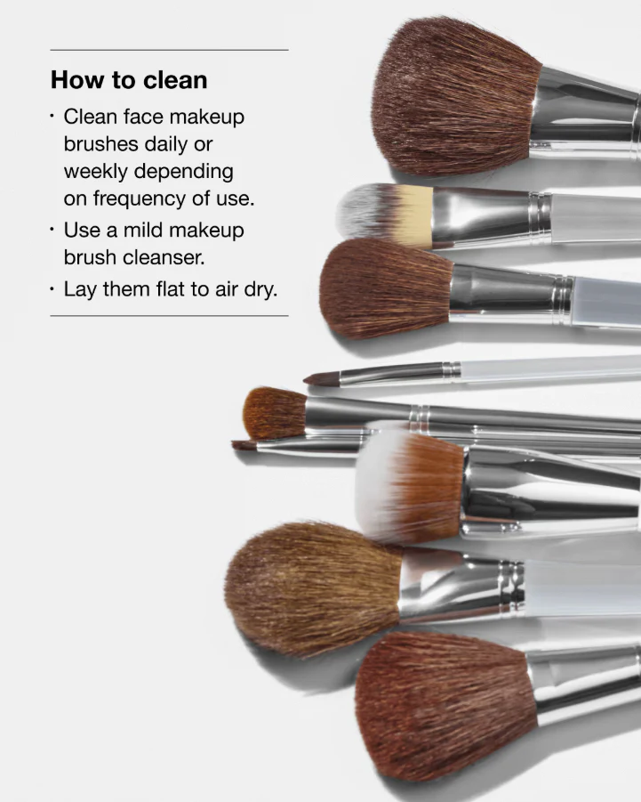 Clinique Powder Brush - Image 3