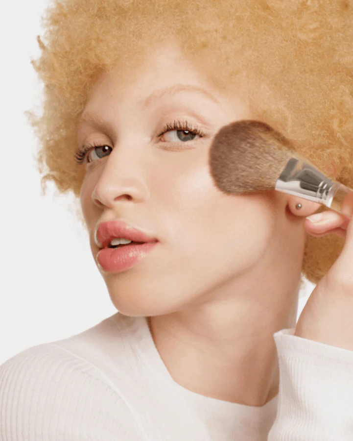Clinique Powder Brush - Image 4