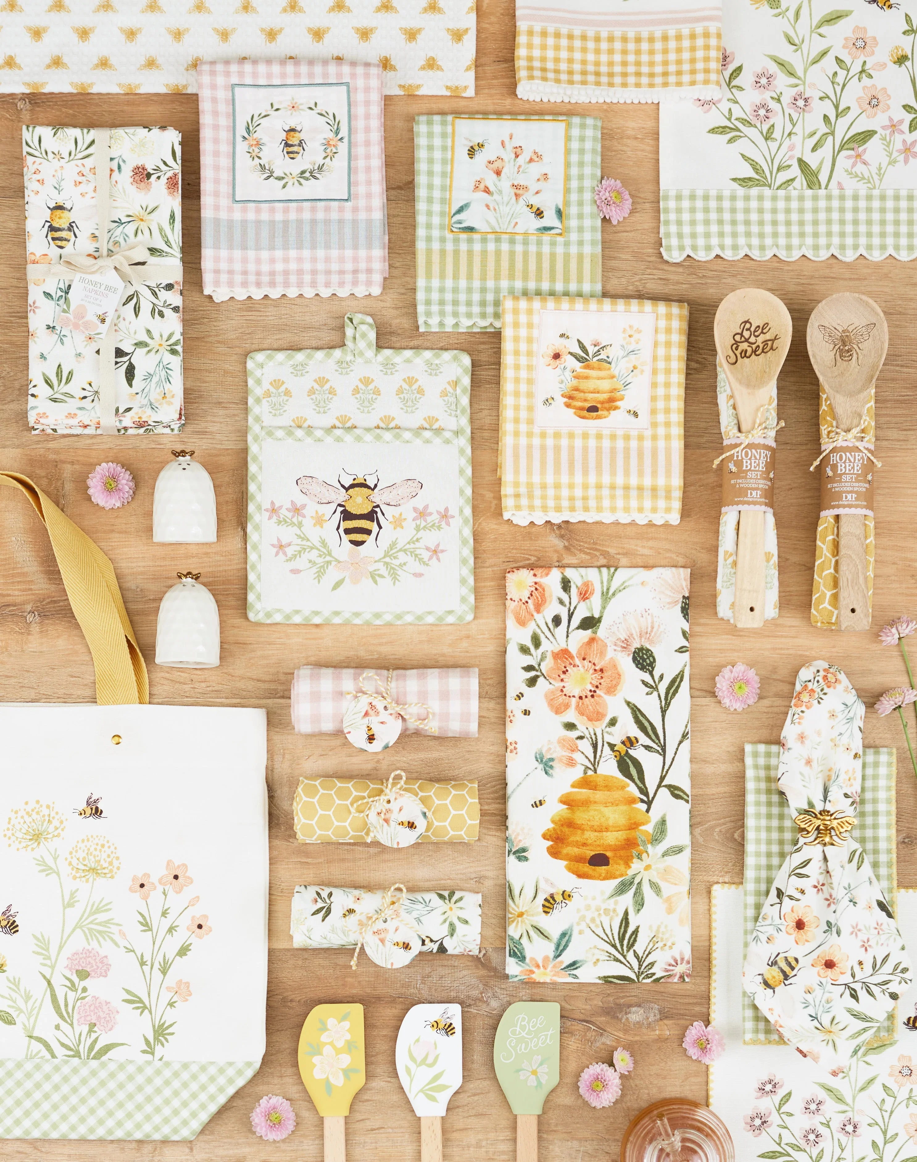 Design Imports Spring Wildflowers Embellished Placemat - Image 4