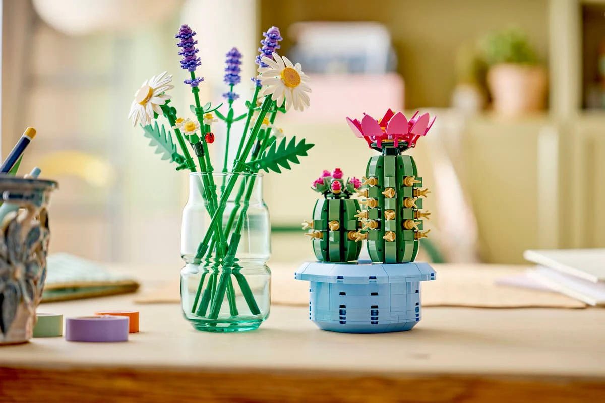 LEGO Botanicals Flowering Cactus - Image 6