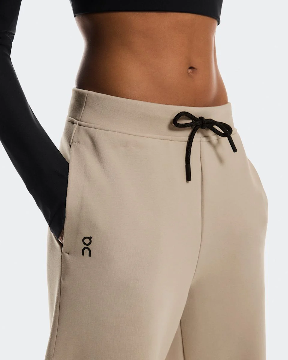 On Womens Focus Tech Sweatpants - Image 5