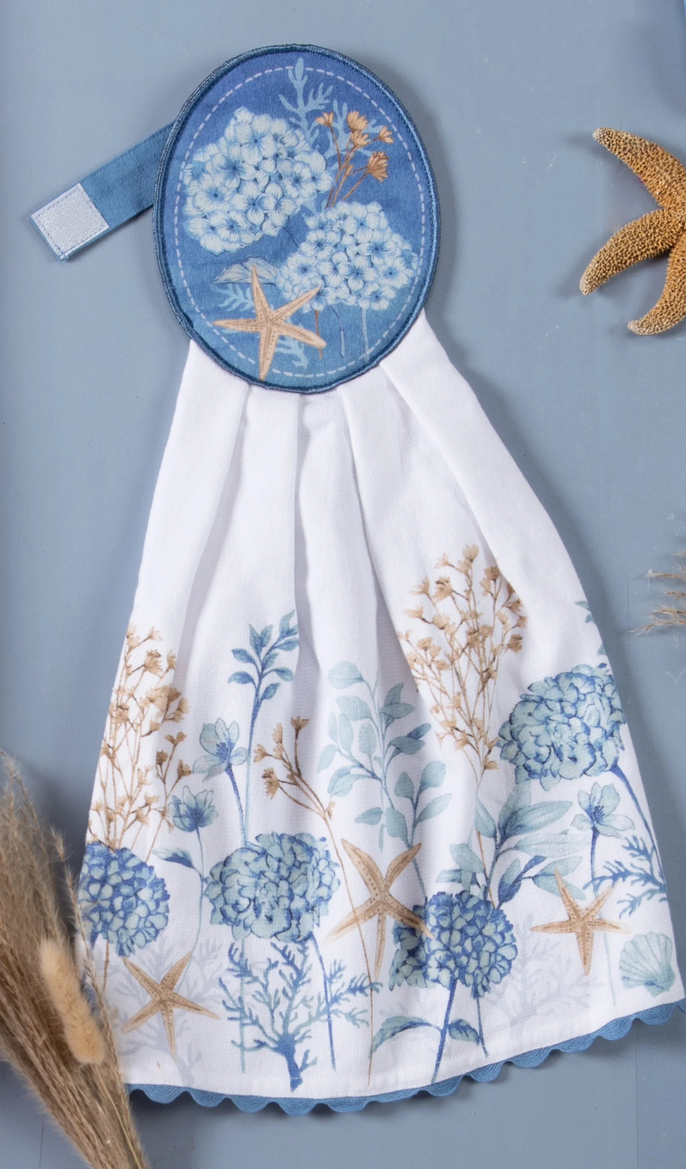 Kay Dee Designs Beach Vibes Hydrangea & Starfish Hangups Towel - Image 2