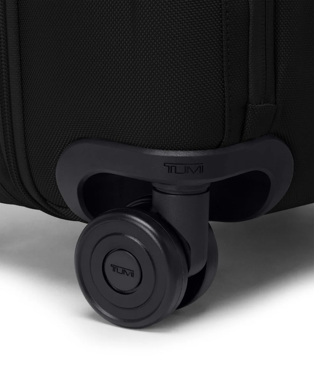 TUMI Alpha Large Dual Access Expandable Carry-On Luggage - Image 9