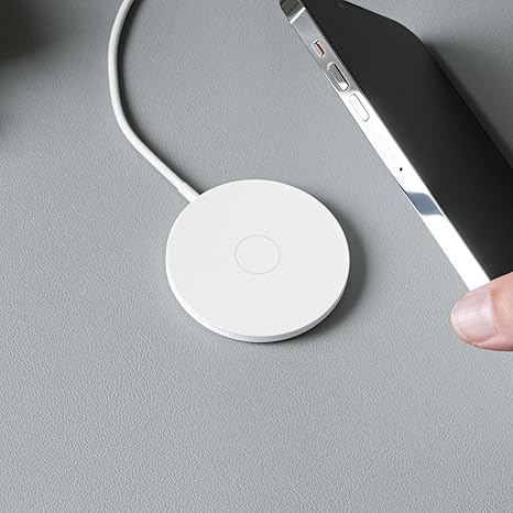 Phonesuit Magpad Magnetic Wireless Charging Pad - iPhone 12 & 13 - Image 3