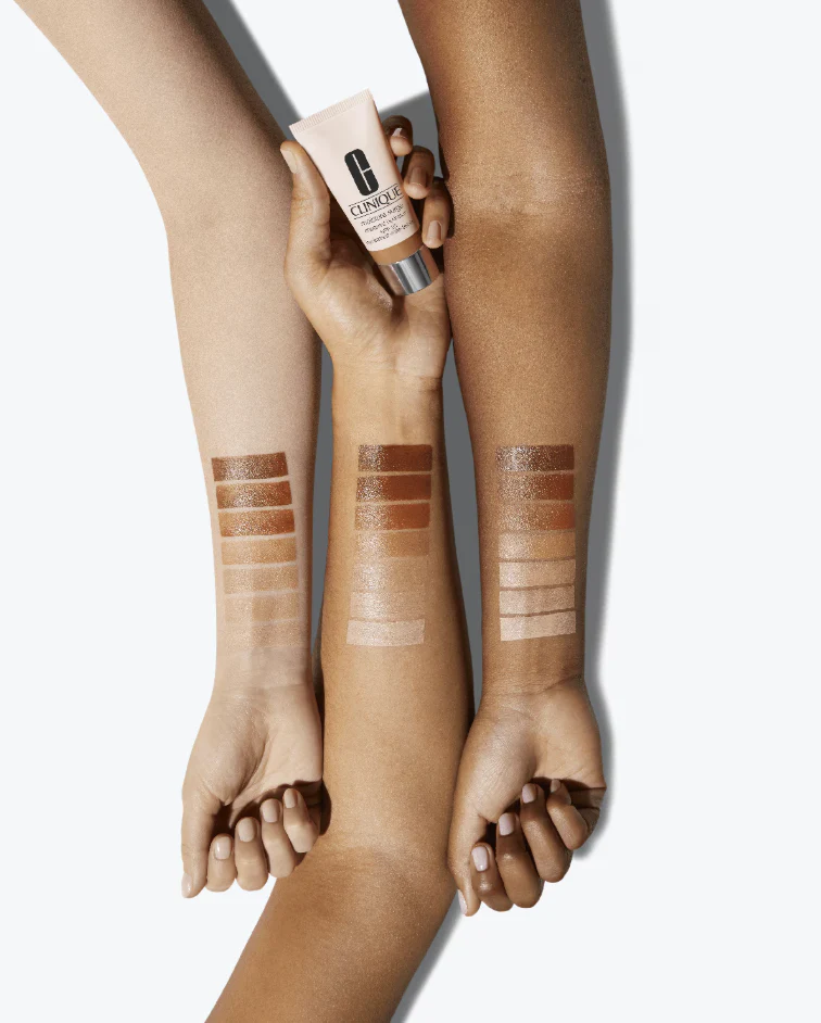 Clinique Moisture Surge Sheertint Hydrator Broad Spectrum SPF 25 Tinted Moisturizer - Universal Light Medium - Image 2