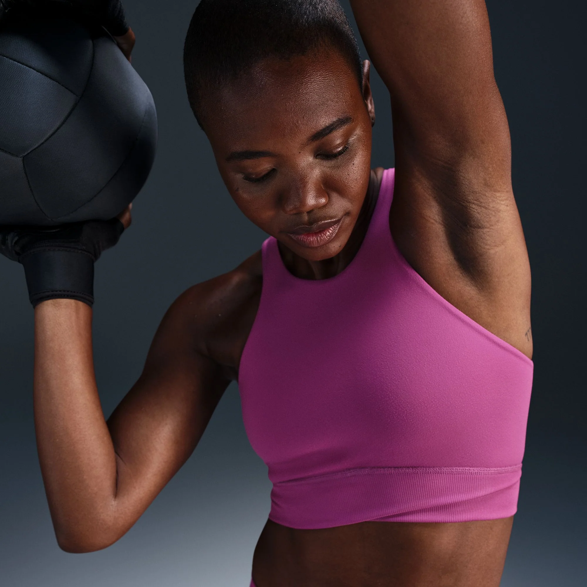 Nike Womens One Twist Sports Bra - Image 2
