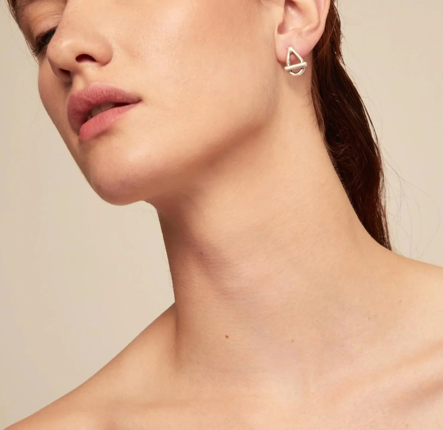 UNOde50 Youthful Silver-Plated Oval Link Drop Earrings - Image 3