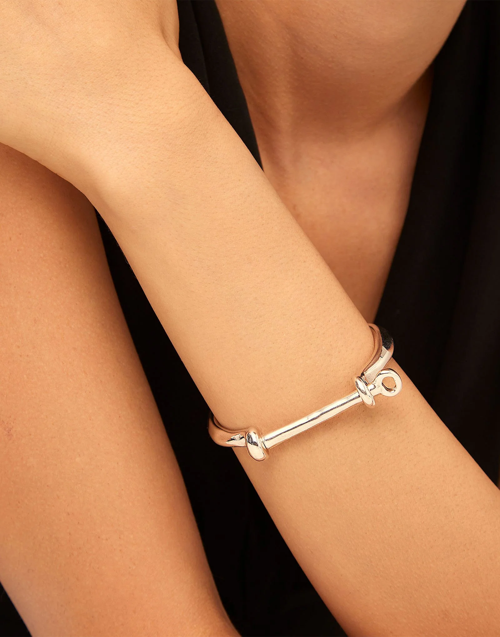 UNOde50 Shackled Silver-Plated Rigid Bracelet - Large - Image 4