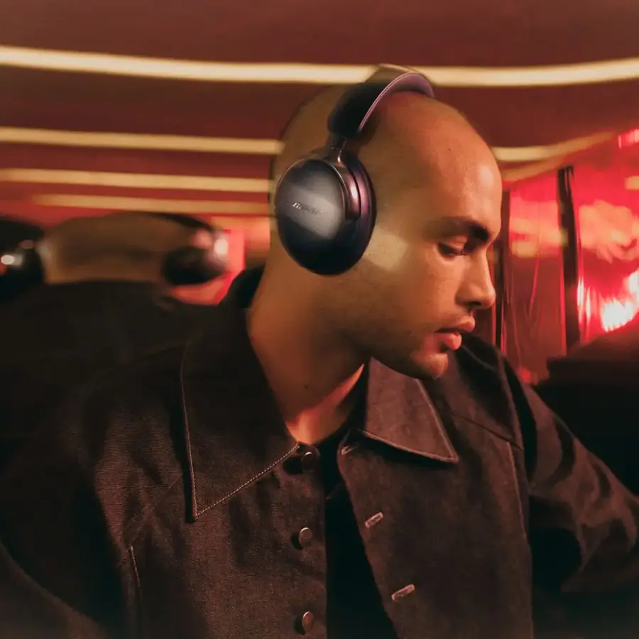 Bose QuietComfort Ultra II Wireless Noise Canceling Over-The-Ear Headphones - Image 9