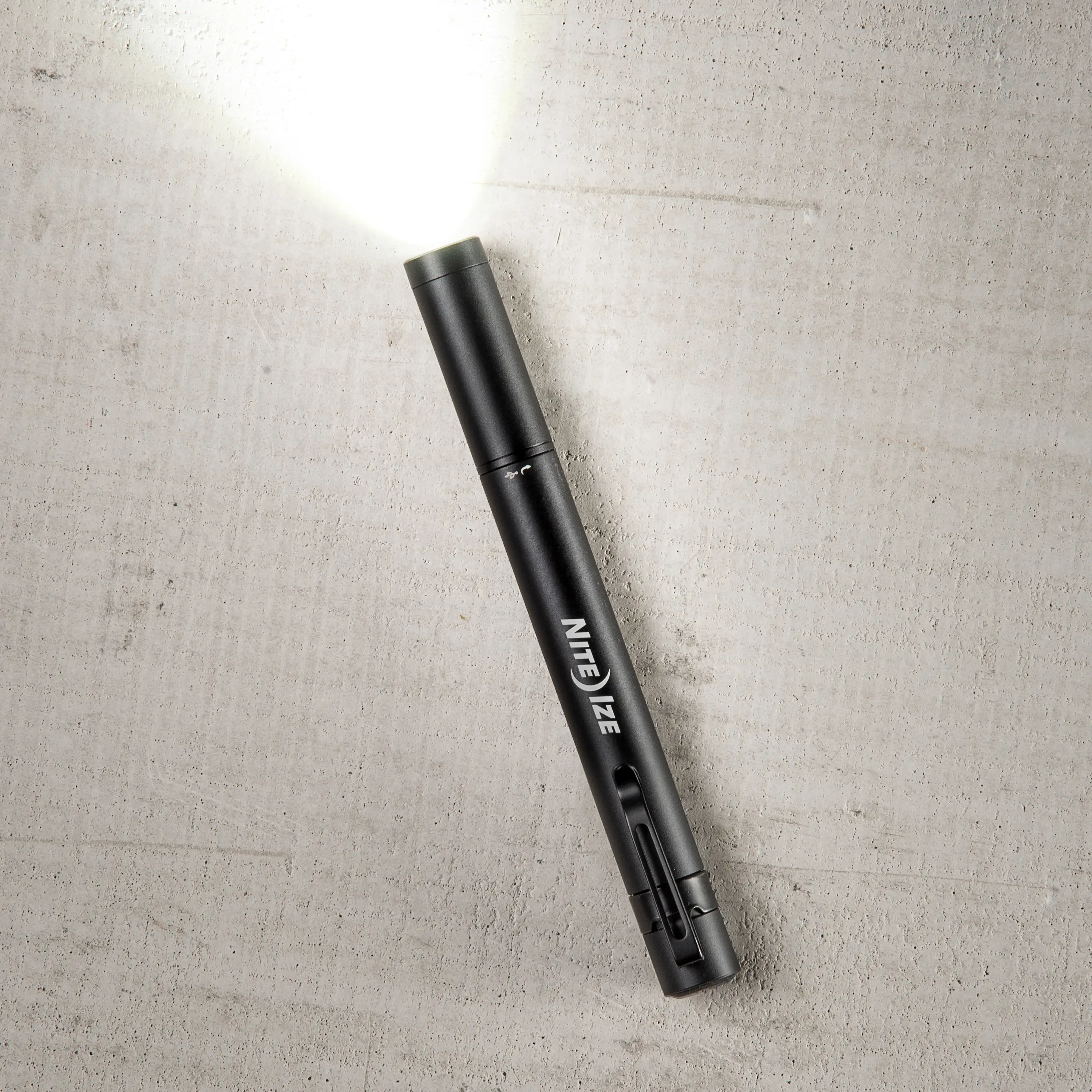 Nite Ize Radiant Rechargeable Pen Light - Image 10