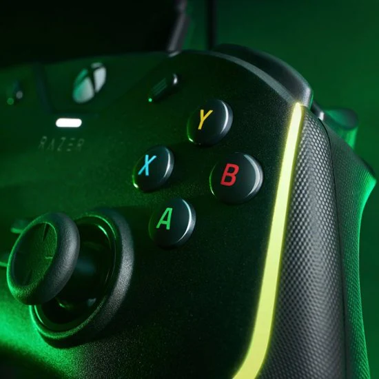 Razer Wolverine V2 Chroma Controller for Xbox Series X|S - Image 6