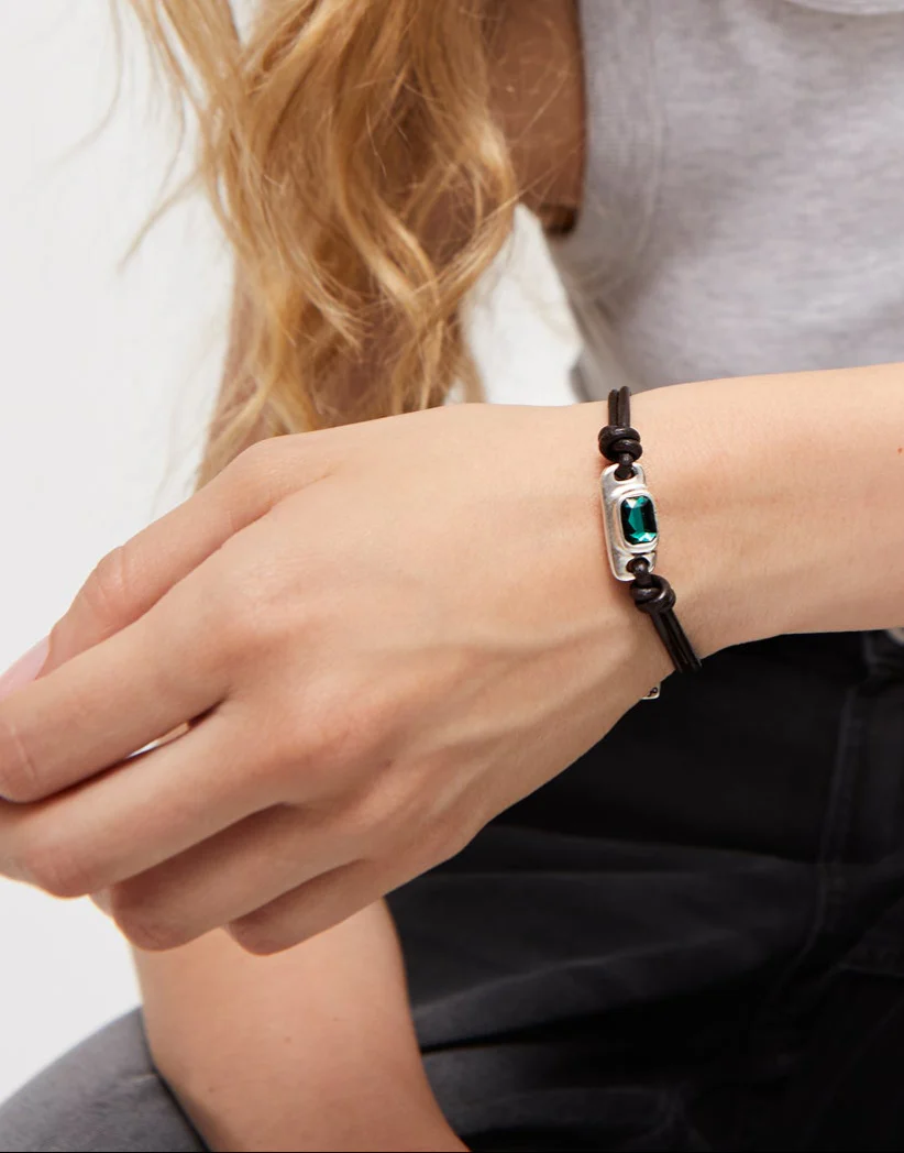 UNOde50 Ser Magnetica Silver-Plated Green Crystal Leather Bracelet - Medium - Image 4