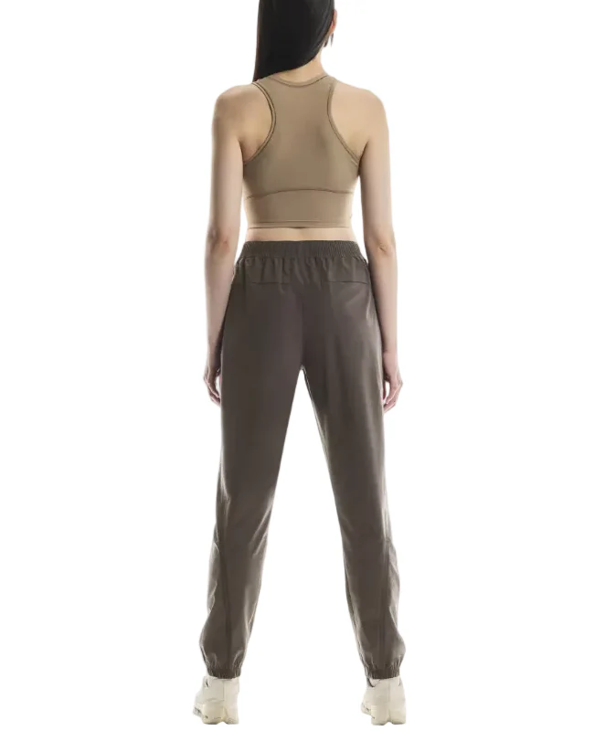 On Womens Studio Crop Top - Image 3