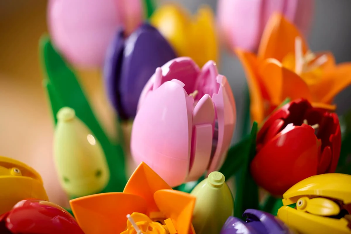 LEGO Botanicals Tulip Bouquet - Image 5