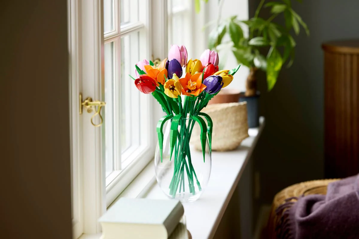 LEGO Botanicals Tulip Bouquet - Image 7