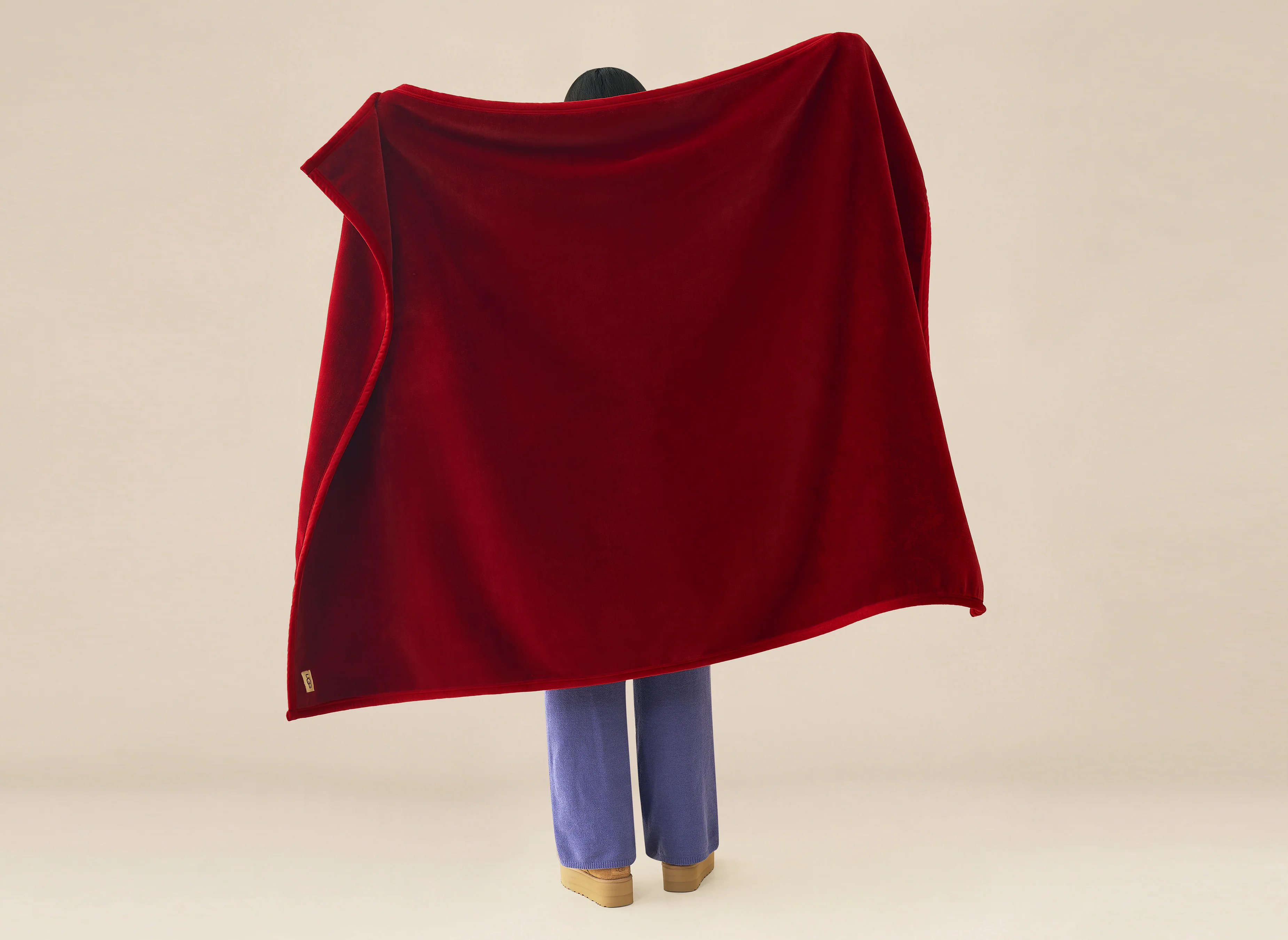 UGG Coco Throw Blanket - Coffee Berry - Image 3