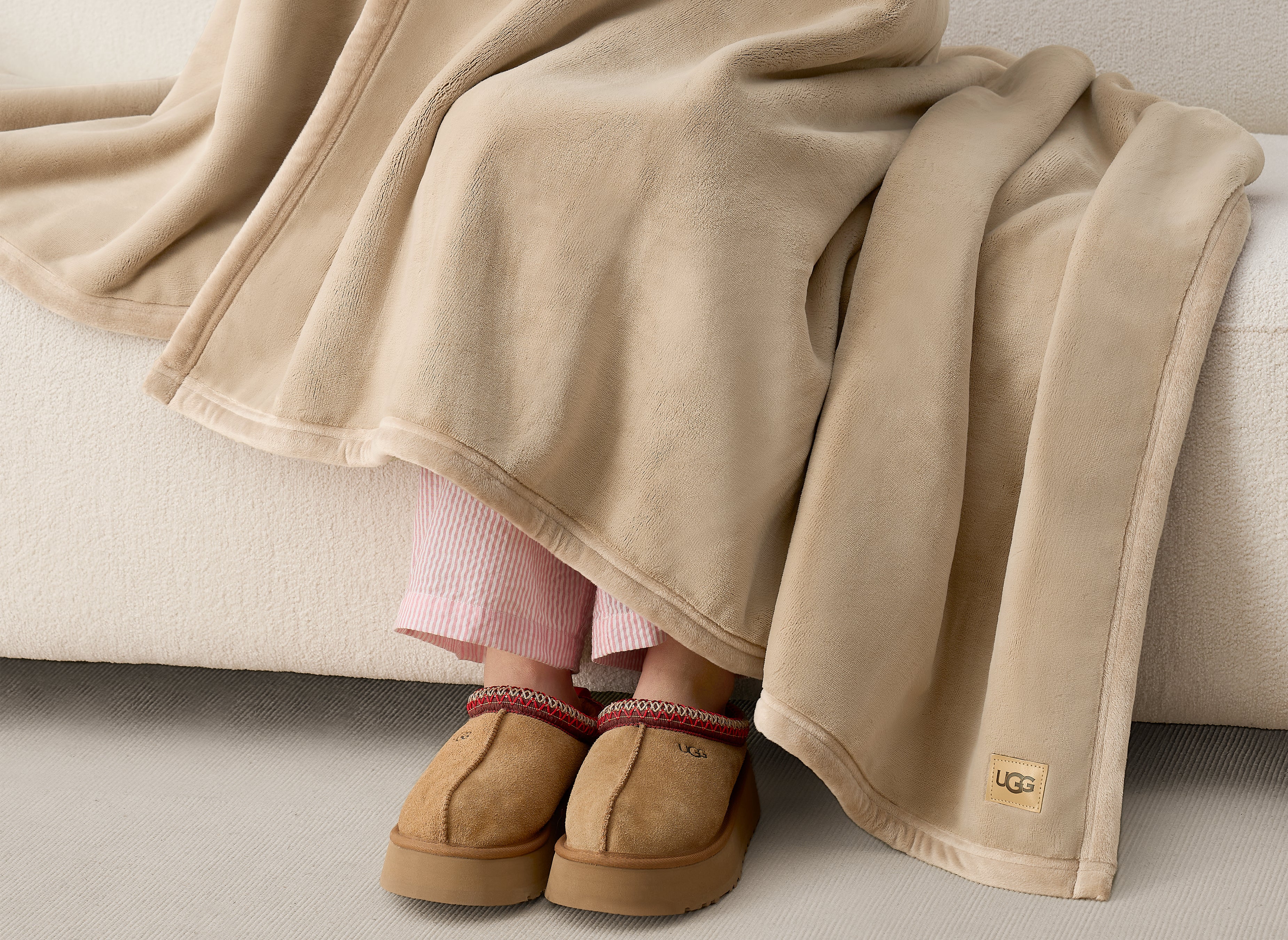 UGG Coco Throw Blanket - Mustard Seed - Image 5