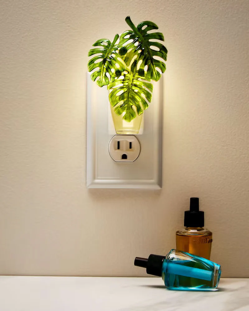 Bath & Body Works Wallflowers Fragrance Plug - Monstera Leaf - Image 3