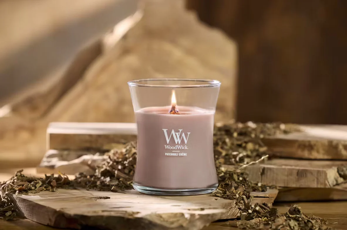 WoodWick Medium Hourglass Candle - Patchouli Crème - Image 5