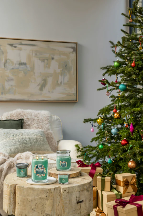 Yankee Candle Signature Small Tumbler Candle - Holiday Winterfest Candle - Image 6