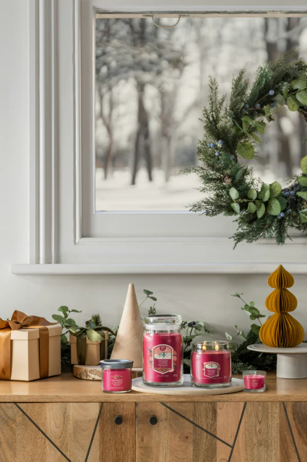 Yankee Candle Signature Small Tumbler Candle - Santa On Skis - Image 6