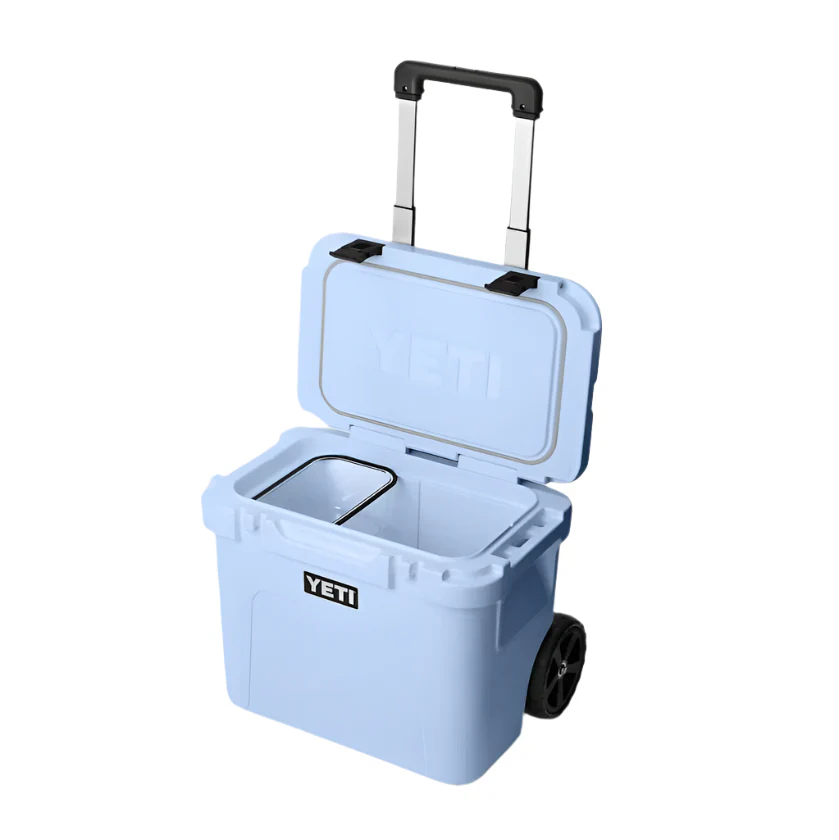 YETI Roadie 32 Wheeled Hard Cooler - Image 3