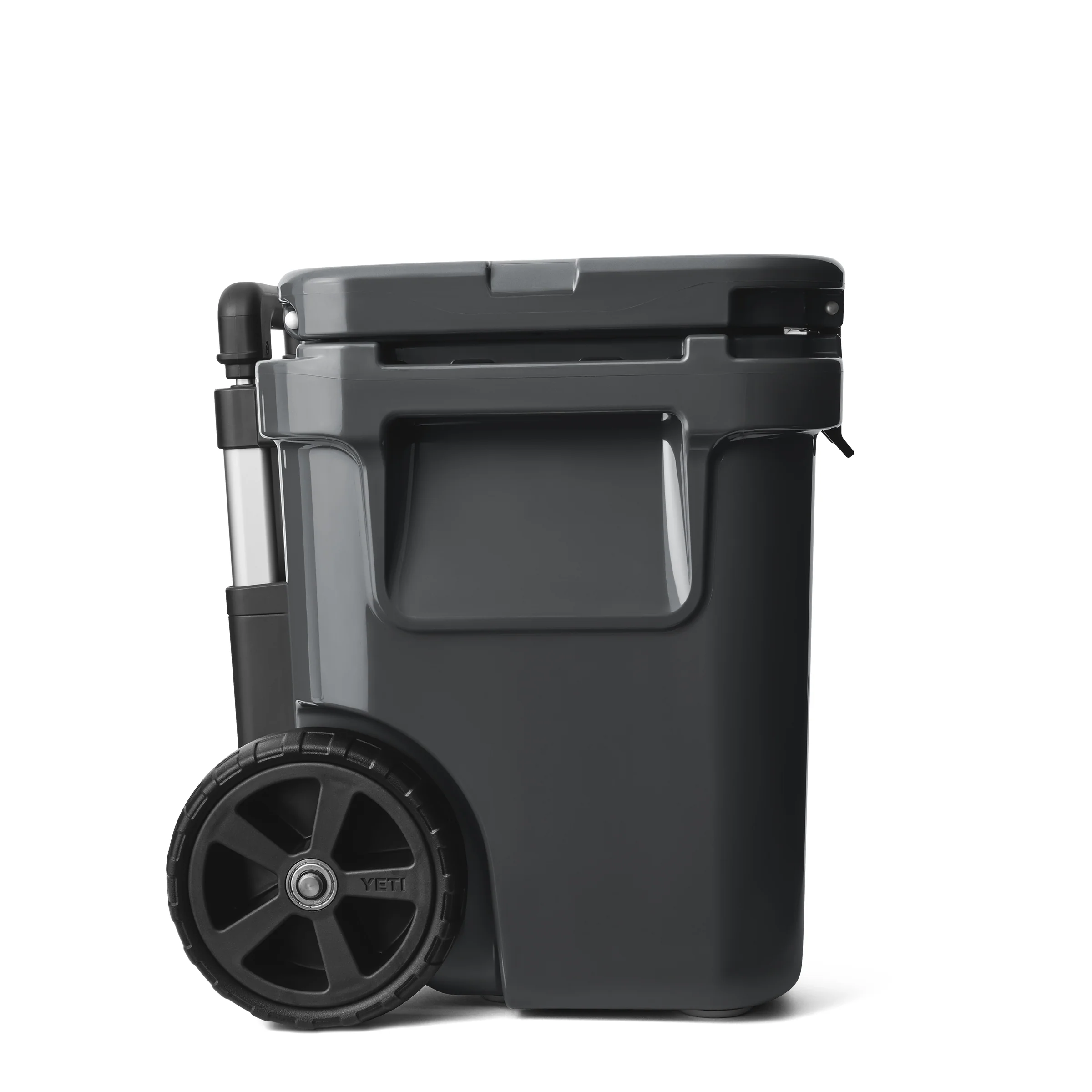 YETI Roadie 32 Wheeled Hard Cooler - Image 7